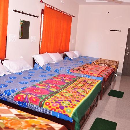 Jalavaibhava Homestay Kalasa Bagian luar foto